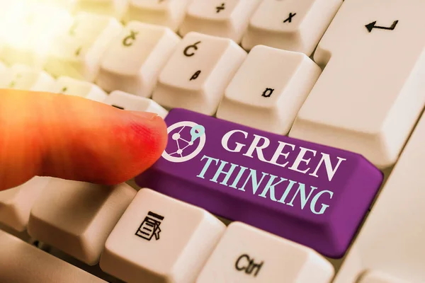 Yeşil Düşünme 'yi gösteren mesaj işareti. Çevresel sorumluluğu gerçeğe dönüştürmek için kavramsal fotoğraf çekimi. — Stok fotoğraf