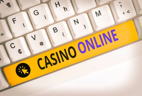 Handschrift tekst schrijven Casino Online. Concept betekent Computer Poker Game Gamble Royal Bet Lotto Hoge Stakes. — Stockfoto