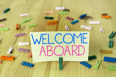 Gemiye hoş geldiniz işareti. İstenen kişiye konsept fotoğraf iletisi.