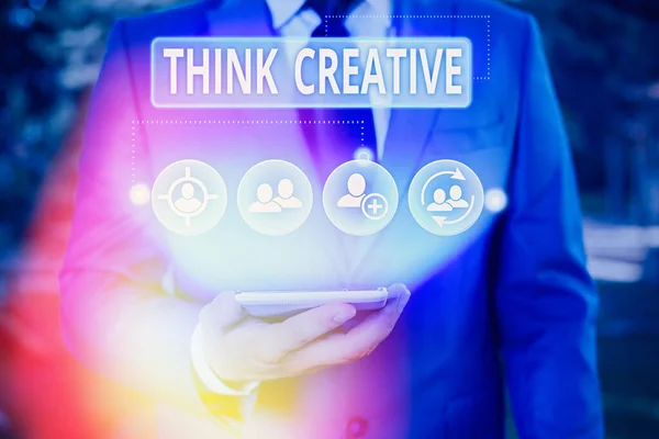 Escribir nota mostrando Think Creative. Exhibición de fotos de negocios La capacidad de percibir patrones que no son obvios . — Foto de Stock