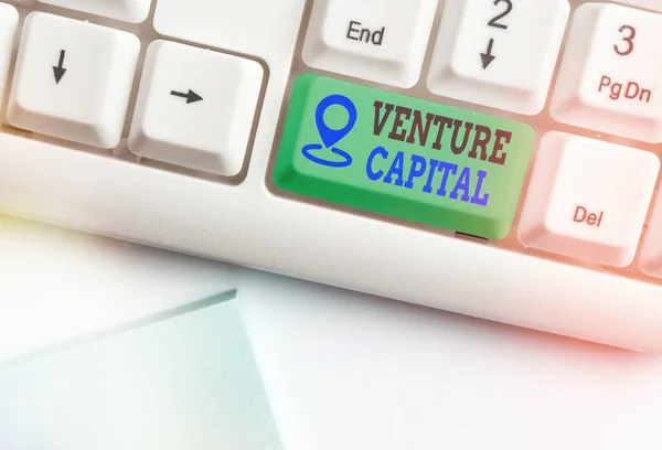 Κείμενο που δείχνει Venture Capital. Εννοιολογική φωτοχρηματοδότηση που παρέχεται από τις επιχειρήσεις σε μικρές επιχειρήσεις πρώιμης φάσης. — Φωτογραφία Αρχείου