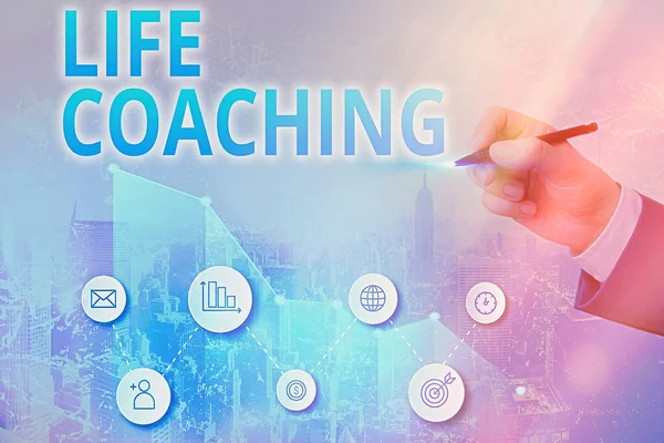 Schrijfbriefje met Life Coaching. Zakelijke foto presentatie Verbetert levens door uitdagingen moedigt ons aan in onze carrières. — Stockfoto