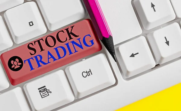 Signo de texto que muestra Stock Trading. Foto conceptual Compra y Venta de Valores Electrónicamente en el Piso de Intercambio . — Foto de Stock