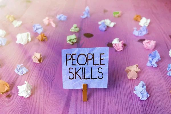 Handschrift tekst schrijven People Skills. Concept betekenis Get along goed Effectieve communicatie Rapport Aanpak. — Stockfoto