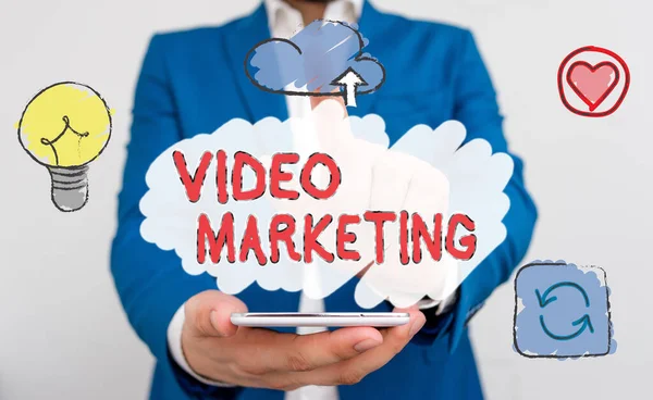 Escritura manual conceptual mostrando Video Marketing. Texto de la foto de negocios crear videos cortos sobre temas específicos utilizando artículos . —  Fotos de Stock