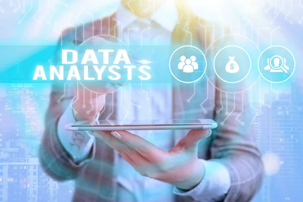 Tekstbord met Data Analysts. Conceptuele foto Programmeur Ontwerp en Maak Rapport Identificeert patronen. — Stockfoto