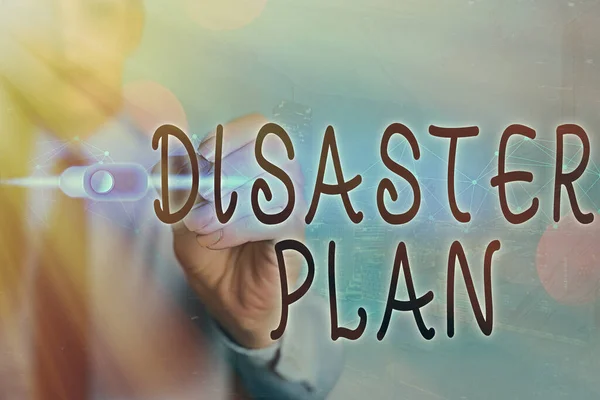 Scrivere una nota che mostra il Piano di Disastri. Foto aziendale in mostra Respond to Emergency Preparedness Survival and First Aid Kit . — Foto Stock
