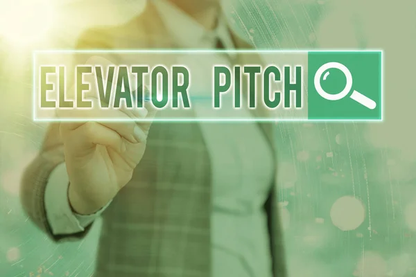 Texto de escritura de palabras Elevator Pitch. Concepto de negocio para un discurso de ventas persuasivo Breve discurso sobre el producto . — Foto de Stock