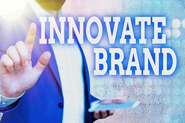 Texto de escritura de palabras Innovar marca. Concepto de negocio significativo para innovar productos, servicios y más . — Foto de Stock