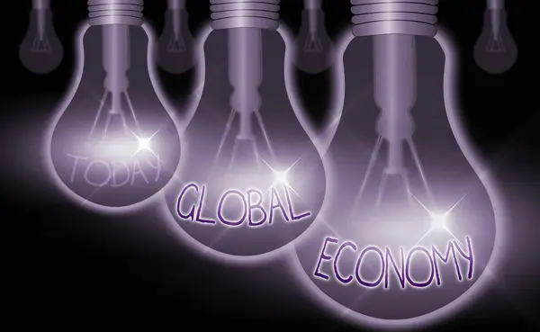 Εννοιολογική γραφή στο χέρι που δείχνει την Παγκόσμια Οικονομία. Business photo text Σύστημα βιομηχανίας και εμπορίου σε όλο τον κόσμο Καπιταλισμός. — Φωτογραφία Αρχείου