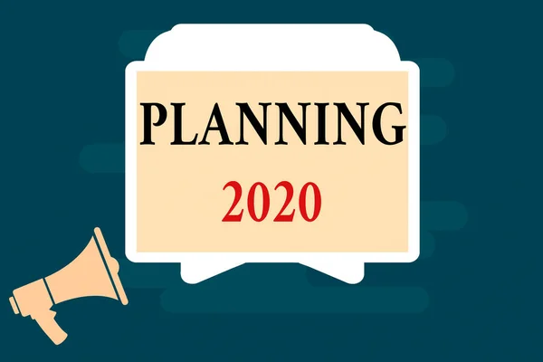 Tekst pisma Planowanie 2020. Koncepcja oznacza proces tworzenia planów na coś w przyszłym roku Megafon i pusty ekran Tablet poziomo spoczywa na podstawce. — Zdjęcie stockowe
