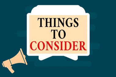 Düşünülmesi gereken şeyler yazan el yazısı. Anlamı, karar vermek için bir şeyi dikkatlice düşünün. Megafon ve Boş Ekran Tableti Yatay Olarak Duruş Tutucuya Bağlıdır..