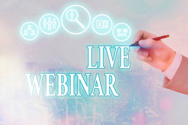 Live Webinar gösteren kavramsal el yazısı. Web üzerinden aktarılan iş fotoğrafı metin sunum konuşması veya semineri.