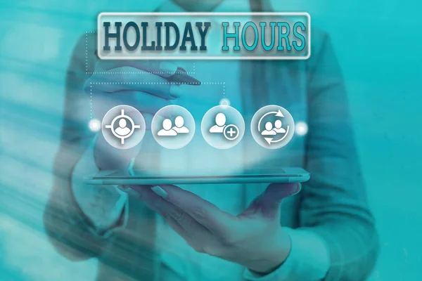 Fogalmi kézzel írásban mutatja Holiday hours. Üzleti fotó bemutató túlóra az alkalmazottakhoz a rugalmas munkarend alatt. — Stock Fotó