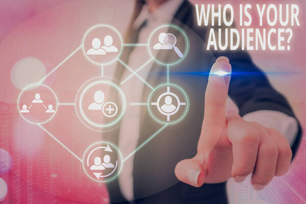 Концептуальный почерк, показывающий вопрос о том, кто твоя аудитория. Деловое фото, демонстрирующее, кто смотрит или слушает его
.