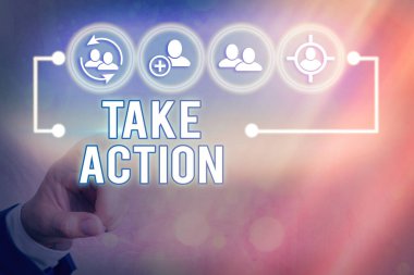 Take Action 'ı gösteren bir not yazıyorum. İş fotoğrafı gösterimi, resmi bir şey yapın ya da sorunlu bir hedefe ulaşmak için uyumlu olun.