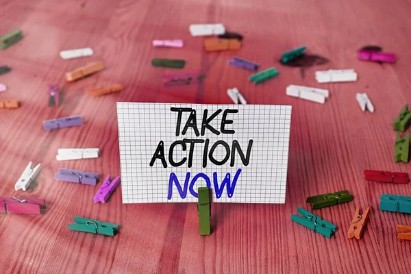 Texto de caligrafia Take Action Now. Conceito significado fazer algo oficial ou concertado alcançar objetivo com problema . — Fotografia de Stock