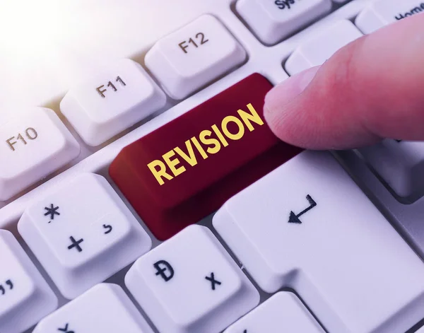 Word scrittura testo Revisione. Concetto di business per l'azione di revisione su qualcuno come la revisione contabile o contabile . — Foto Stock