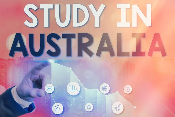 Schrijven van de studie in Australië. Zakelijke fotopresentatie in het buitenland bestelling voltooien uw studies. — Stockfoto