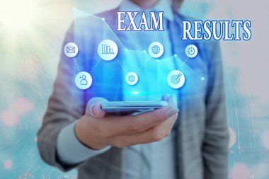 Sınav sonuçlarını gösteren metin işareti. Kavramsal fotoğraf bilgi ve beceriyi gösteren resmi bir testin sonucudur..