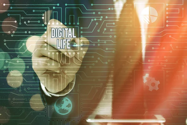 Tekst schrijven Digital Life. Bedrijfsconcept voor leven in een wereld die onderling verbonden is via Internet Multimedia. — Stockfoto