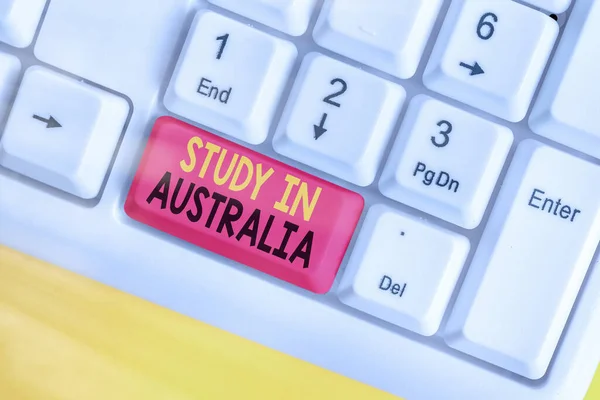 El yazısı metin yazma Avustralya'da Çalışma. Kavram anlamı yabancı ülke düzenine girmek eğitiminizi tamamlayın. — Stok fotoğraf