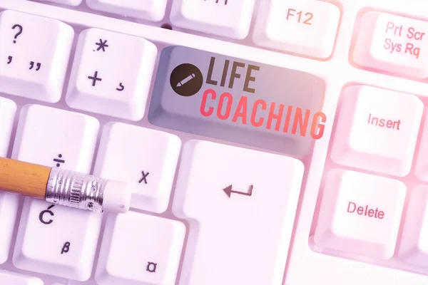 Εννοιολογική γραφή χεριών που δείχνει το Life Coaching. Business photo κείμενο ένα άτομο που απασχολούνται για να βοηθήσει στην επίτευξη των στόχων τους στην καριέρα. — Φωτογραφία Αρχείου