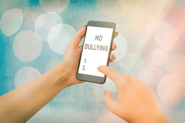 Manuscrito texto Sem bullying. Conceito que significa parar o comportamento agressivo entre as crianças desequilíbrio de poder . — Fotografia de Stock