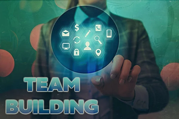Tekst pisania słów Team Building. Koncepcja biznesowa dla różnych rodzajów działań służących zacieśnieniu stosunków społecznych. — Zdjęcie stockowe