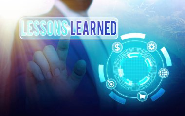 El yazısı metin Dersler Öğrendim. Kavram anlamı deneyimleri aktif olarak alınması gereken proje damıtılmış.