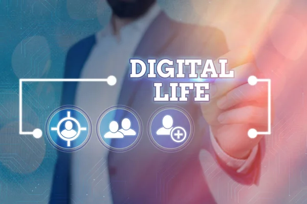 Tekst schrijven Digital Life. Bedrijfsconcept voor leven in een wereld die onderling verbonden is via Internet Multimedia. — Stockfoto