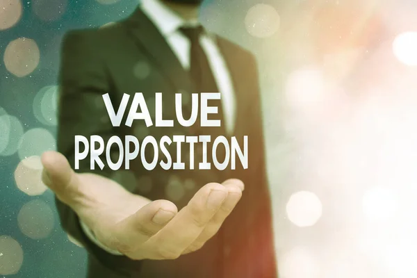 Conceptuele handschrift toont Value Proposition. Zakelijke foto tekst functie bedoeld om een bedrijf of product aantrekkelijk te maken. — Stockfoto