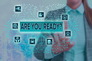 Soru için hazır mısın diye mesaj işareti. Kavramsal fotoğraf birine kendini hazır hissettiğinde bir şeye başlamasını ister.