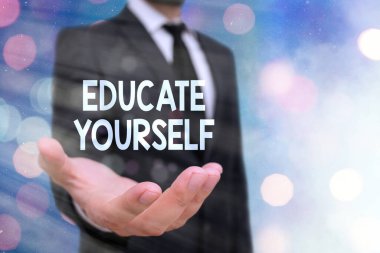 Kendinizi ya da belirli bir alanda ya da konuda birini hazırlayan kavramsal el yazısı. İş fotoğrafı metni birini yerel grup veya şirketinize katılmaya davet ediyor.