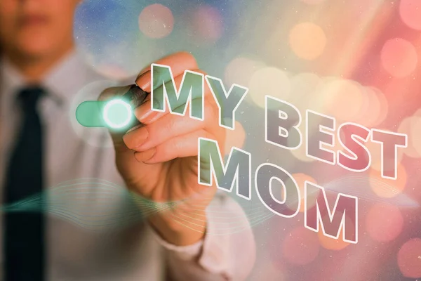 Γράφω σημείωμα που δείχνει την καλύτερη μαμά μου. Business photo showcasing Εκτίμηση για τη μητέρα σου s είναι αγάπη συναισθήματα φιλοφρόνηση. — Φωτογραφία Αρχείου