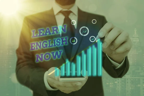 Szövegírás Tanulj meg angolul most. Üzleti koncepció az angol nyelv elsajátításához vagy elsajátításához. — Stock Fotó