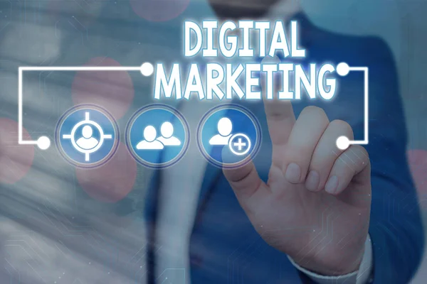 Handgeschreven tekst schrijven digitale marketing. Begrip dat markt producten of-diensten met behulp van technologieën op Internet. — Stockfoto