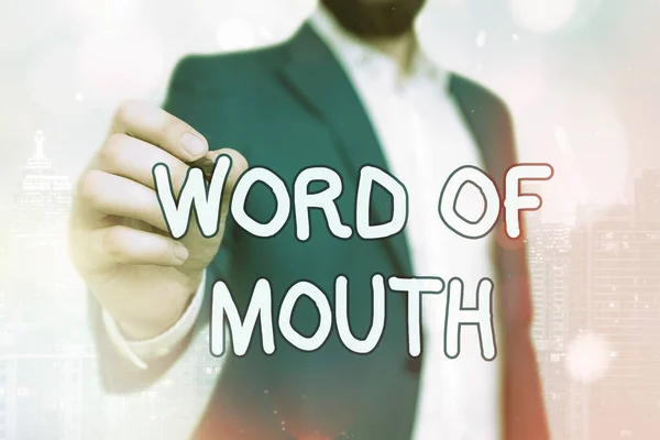 Texto de escritura Word Of Mouth. Concepto que significa información que se transmite sin ser escrita . — Foto de Stock