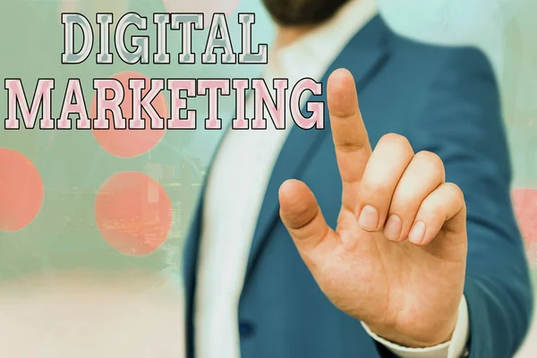 Πινακίδα κειμένου που δείχνει ψηφιακό μάρκετινγκ. Εννοιολογικά προϊόντα ή υπηρεσίες φωτογραφικού αγοράς που χρησιμοποιούν τεχνολογίες στο διαδίκτυο. — Φωτογραφία Αρχείου