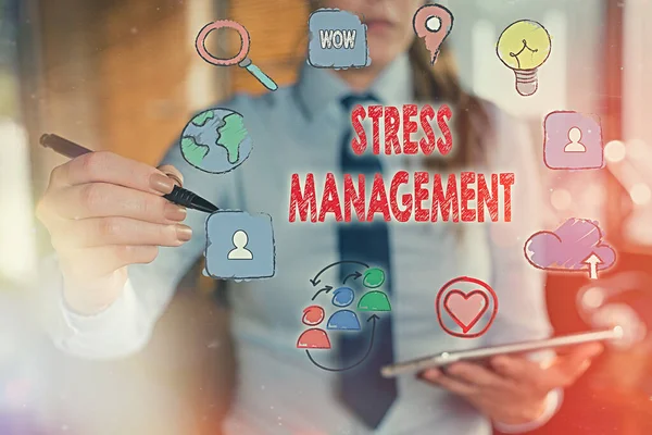 Znak tekstowy pokazujący zarządzanie stresem. Konceptualna metoda fotograficzna ograniczania stresu i jego skutków poprzez poznawanie sposobów. — Zdjęcie stockowe