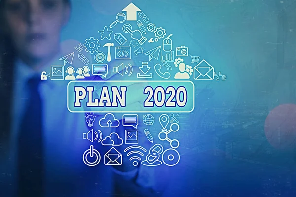 Написання записки, що показує план 2020 року. Бізнес-фото демонструє детальну пропозицію щодо досягнення чогось наступного року . — стокове фото