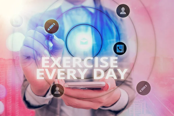 Χειρόγραφο κείμενο γραφή άσκηση κάθε μέρα. Έννοια που σημαίνει μετακινήστε το σώμα δυναμικά για να πάρει Fit και υγιή. — Φωτογραφία Αρχείου
