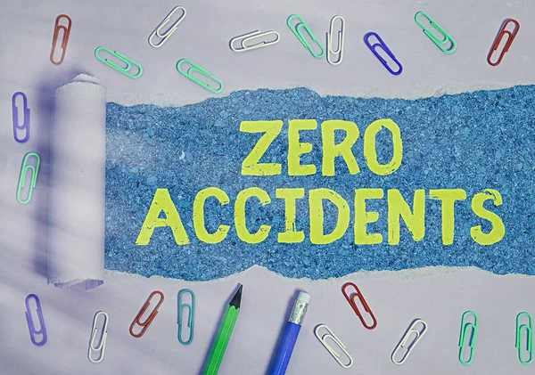 Texte d'écriture de mots Zéro accident. Concept d'entreprise pour une stratégie importante de prévention des accidents du travail . — Photo