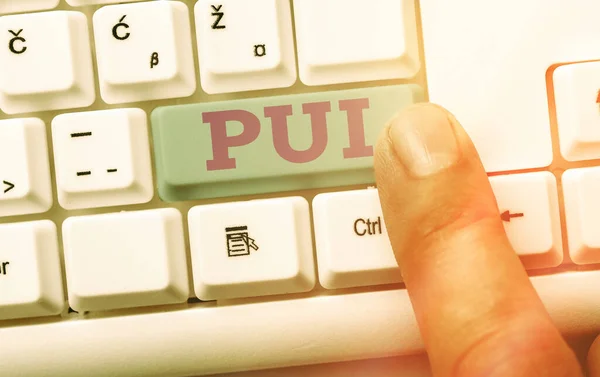 Writing note showing Pui. Business photo showcasing an individual that has acute respiratory distress syndrome based on evidence. — Stock Photo, Image