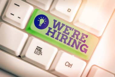 Sözcük yazma metni kiralıyoruz. Uygulamaları inceleme ve aday bulma süreci için iş kavramı.