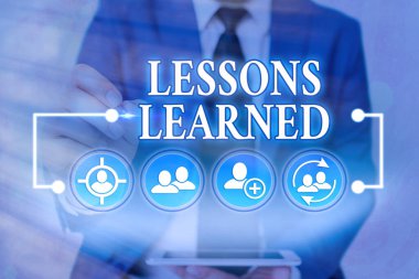 Kelime yazma metin Dersler Öğrendim. Deneyimle kazanılan bilgi veya anlayış için iş kavramı.