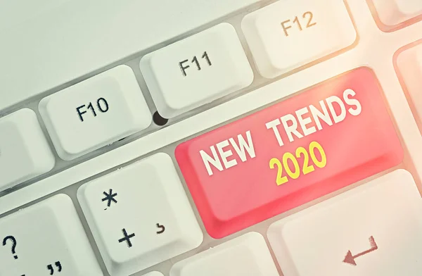 Word writing text New Trends 2020. Geschäftskonzept für eine allgemeine Richtung, in der sich etwas entwickelt. — Stockfoto