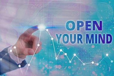 Zihnini Aç 'ı gösteren kavramsal el yazısı. Farklı fikir ve düşünme şekillerini anlayabilmek için iş fotoğrafı metni.