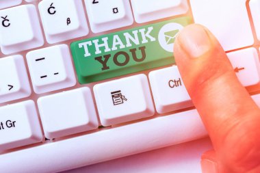 Kelime yazma metni Teşekkür ederim. Bir hediye veya hizmeti kabul ederken kullanılan kibar bir ifade için iş kavramı.