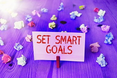 El yazısı metni Akıllı Hedefler Ayarla. Hedeflerin ayarlanmasında rehberlik edecek kriterler vermek anlamında kavram.